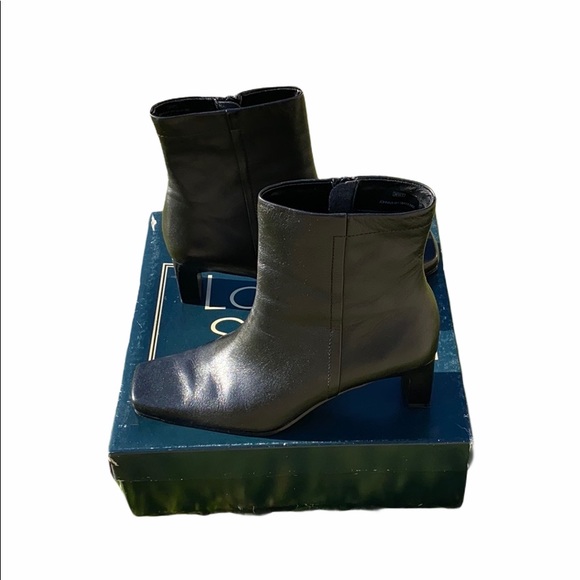 Laura Scott Shoes - Laura  Scott women’s ankle boot size 6